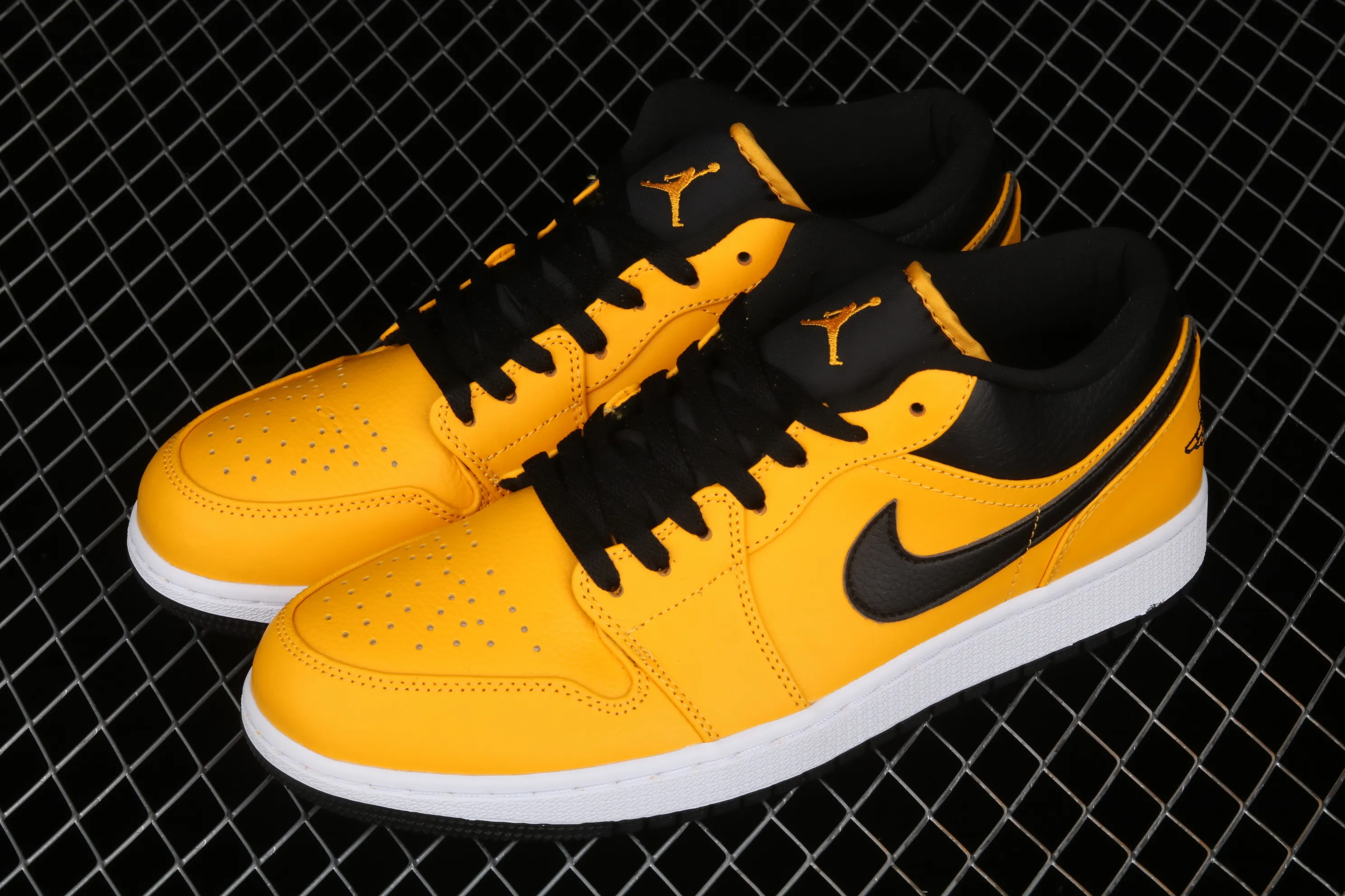 All categories Air Jordan Jordan series basketball shoes Air Jordan 1 Low Air Jordan AJ1 Low AJ1 Joe 1 low cultural basketball shoes 553558-700